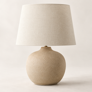 LUNE — Lampe à poser en céramique sable — visuel de démonstration
